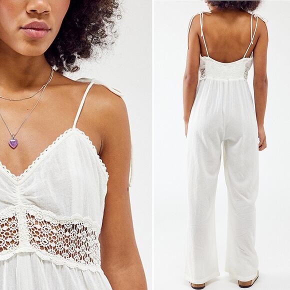 BDG Urban Outfitters Tilly Lace Inset Crochet Boho Gauze Jumpsuit White Sz M NWT - Picture 1 of 12